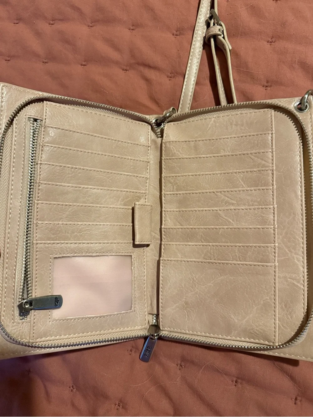Women's Leather Crossbodyi Phone Bag in Light Pink